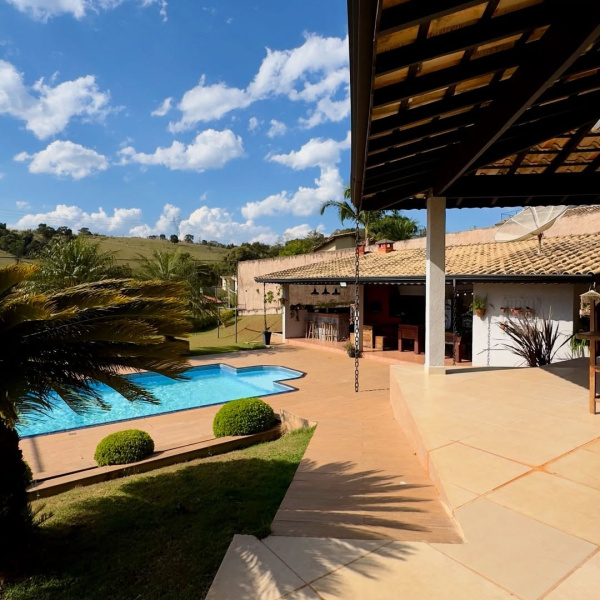 CHÁCARA 3 SUÍTES + HILUX SRX  OU 995 MIL REAIS no PIX